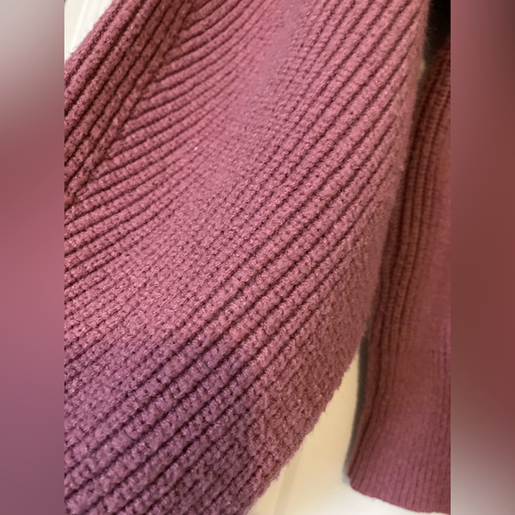 Women’s forever 21 crop top vintage look sweater - Picture 7 of 7